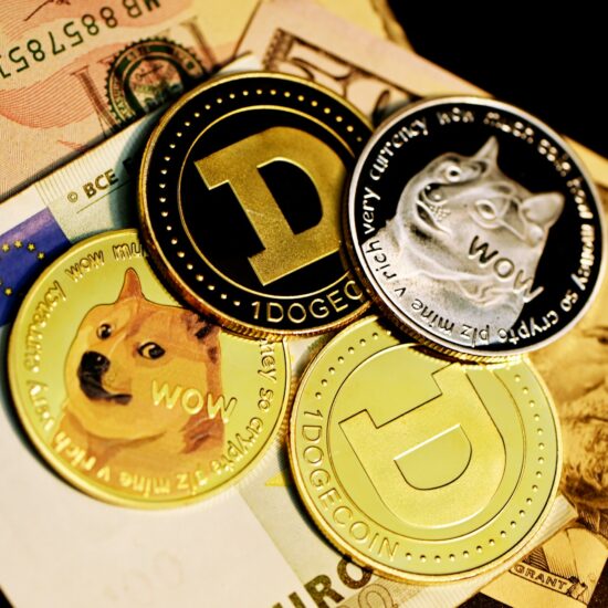 What are the risks of digital currency