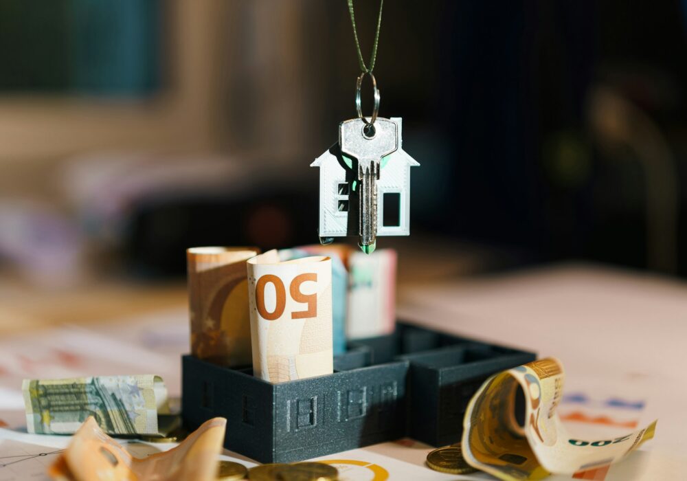 What salary do I need for a 300k mortgage in the UK