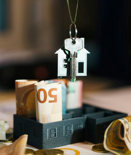 What salary do I need for a 300k mortgage in the UK