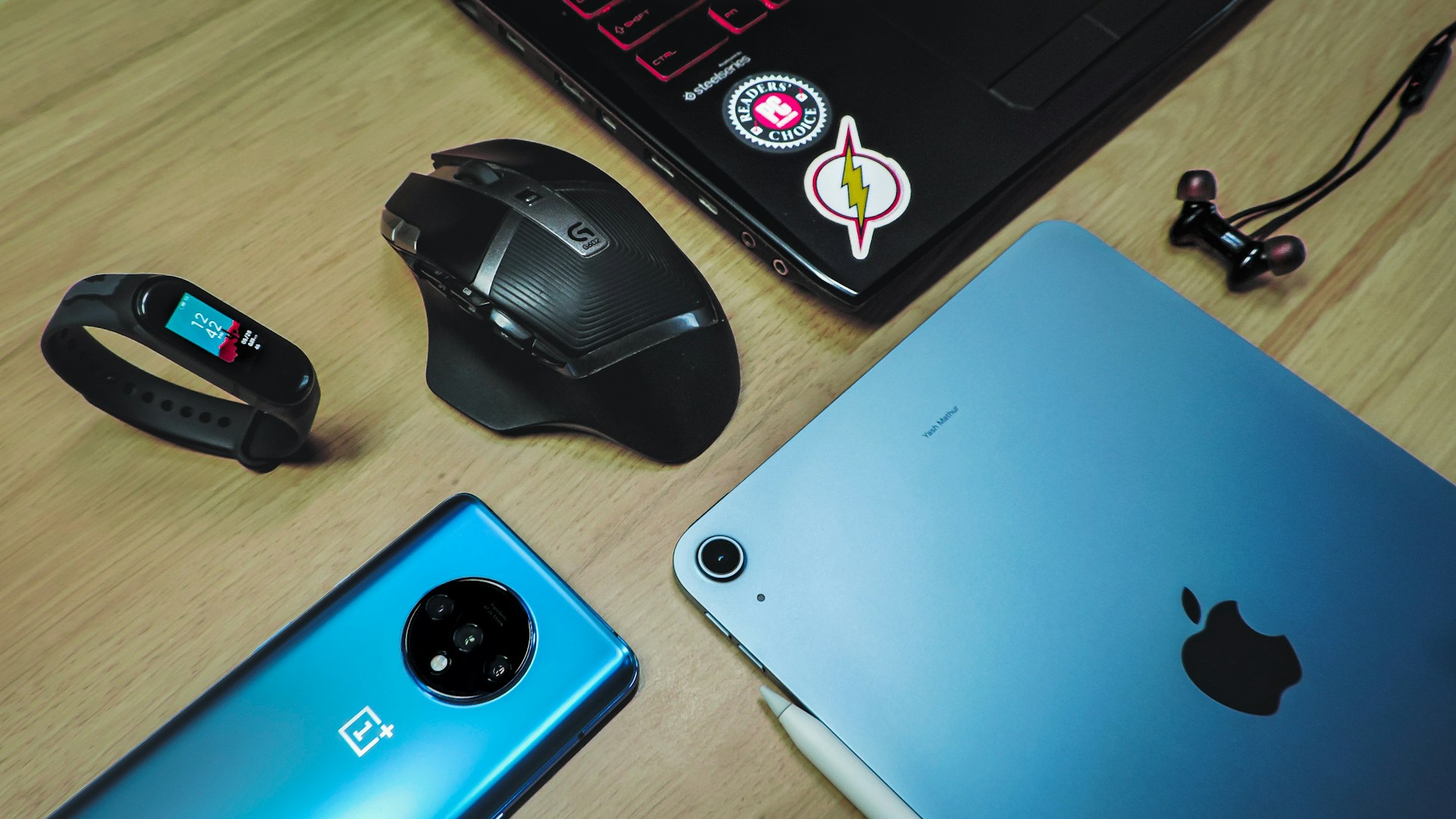 What are the positive and negative effects of gadgets