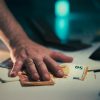 What are the signs of a financial scam