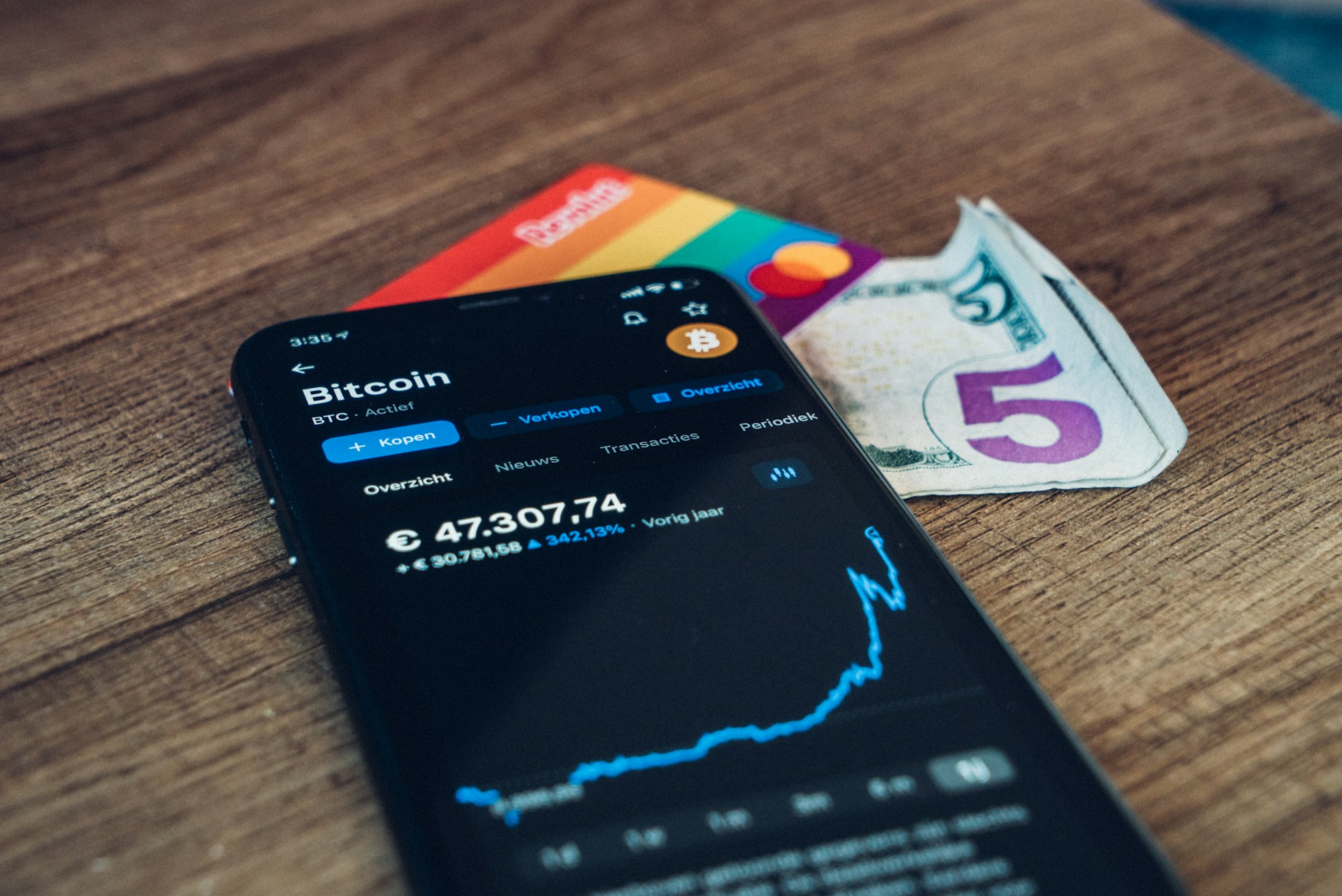 How to turn cash into digital money